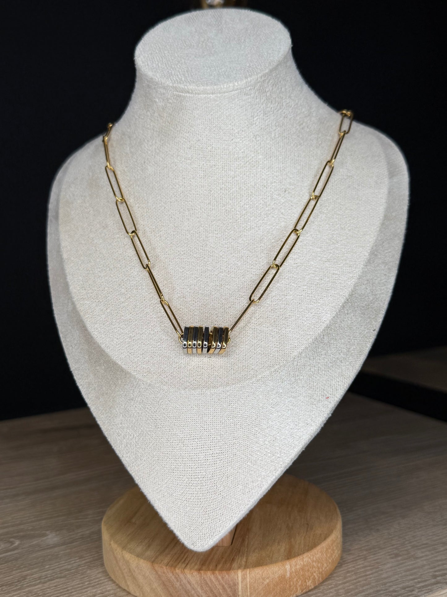 The Chroma Necklace