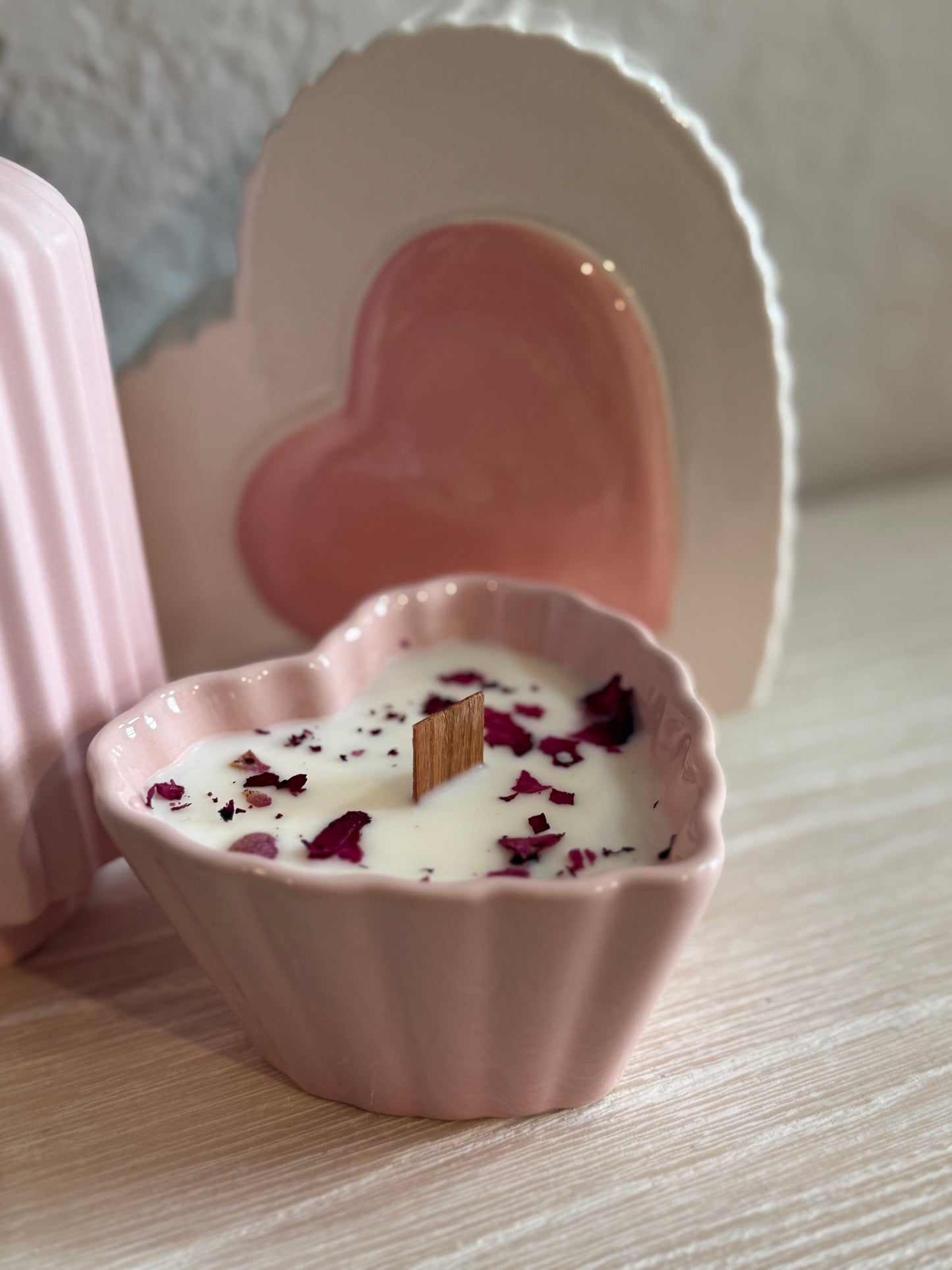 8oz Pink heart candle