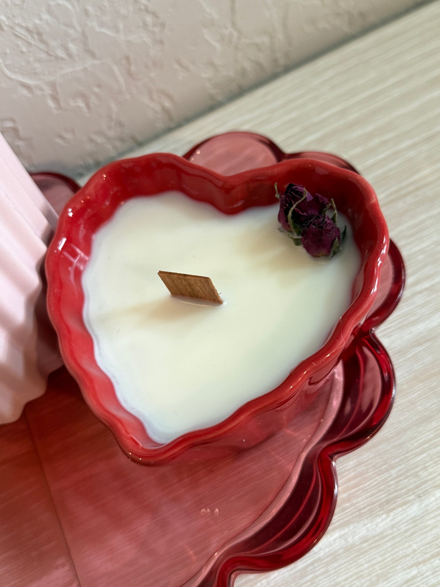 8oz Red heart candle