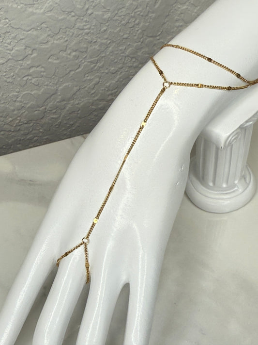 The Seraphina Handchain